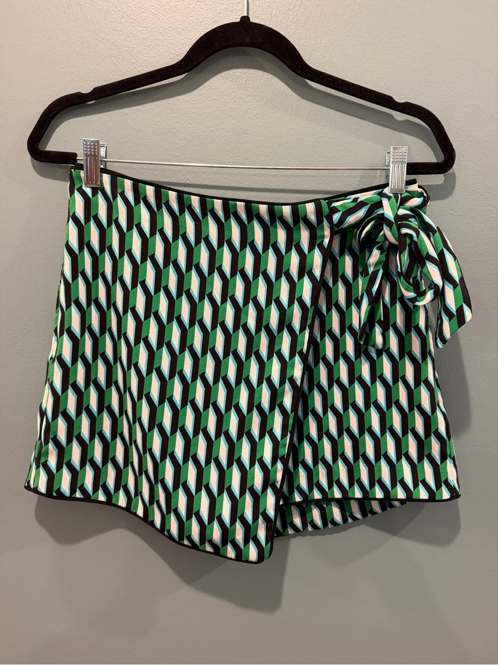 Diane Von Furstenberg Green, Black & White Geometric Wrap Skort